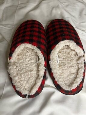 Plaid Sherpa-Lined Slip-On Slippers - Red & Black